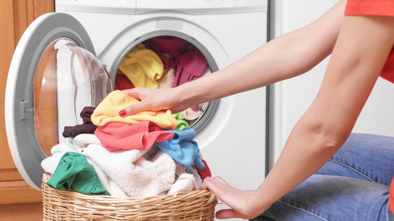 Você sabia que existem vários tipos de tecidos e o jeito certo de lavá-los?